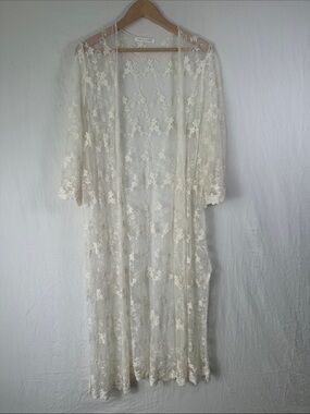 Chris & Carol Sheer Lace Kimono Duster in Ivory
